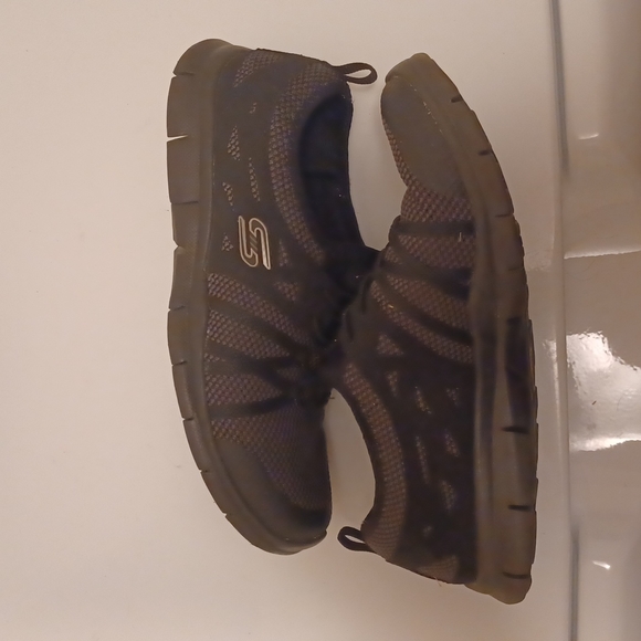Women's Skechers with air-cooled memory foam size 7.5 excellent condition - Picture 3 of 7